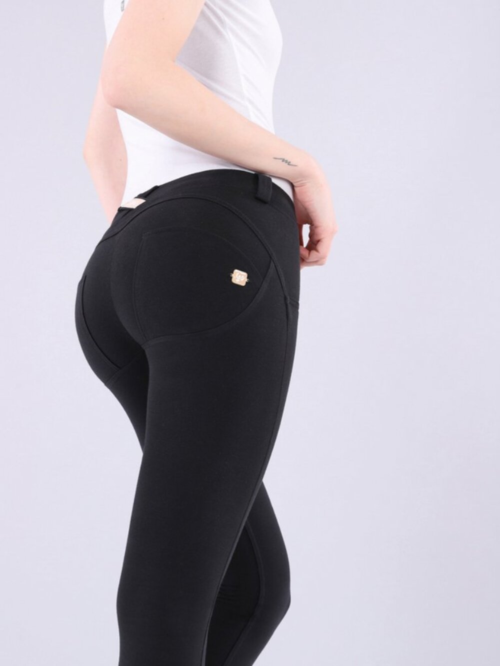 Freddy WR.UP Low Rise Cropped Pants Black Size 8
